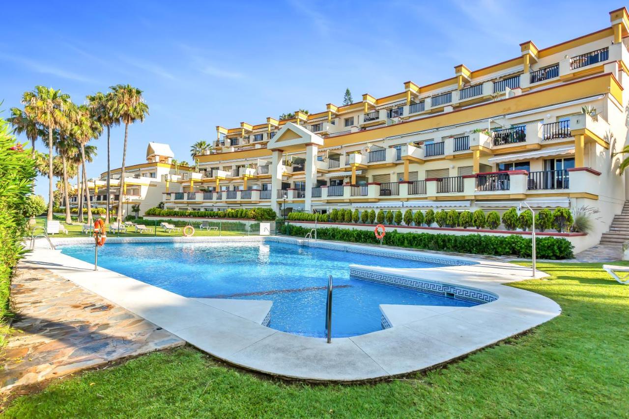 Super2Beachfront Marbella Buitenkant foto