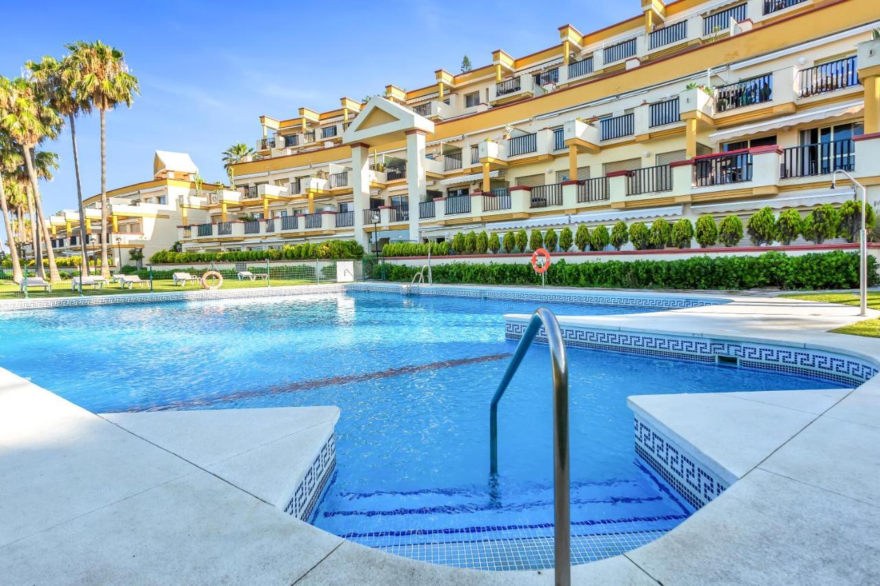 Super2Beachfront Marbella Buitenkant foto