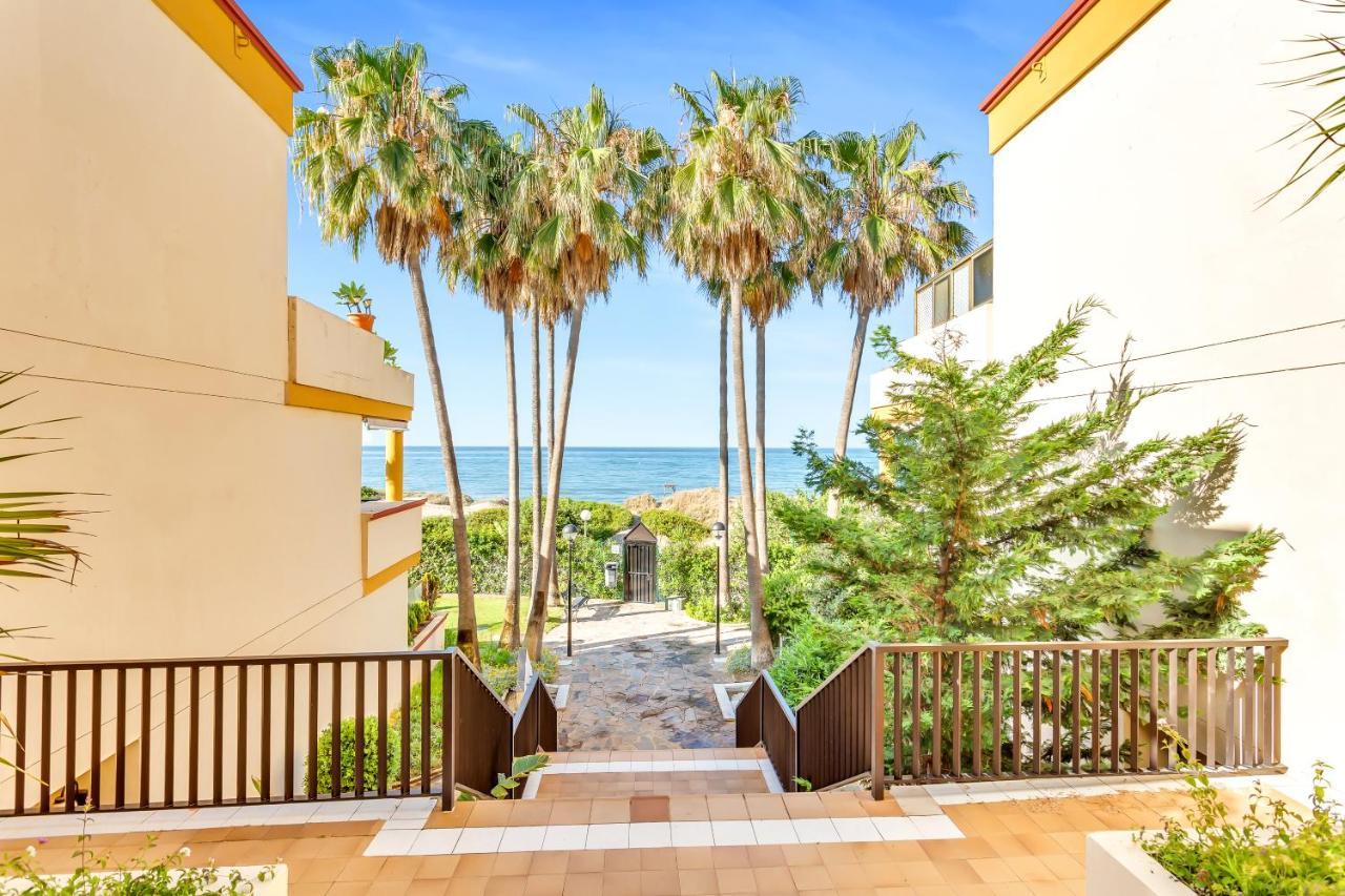 Super2Beachfront Marbella Buitenkant foto
