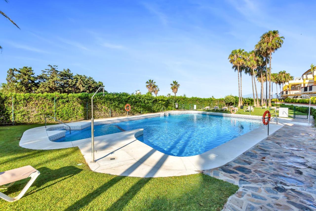 Super2Beachfront Marbella Buitenkant foto