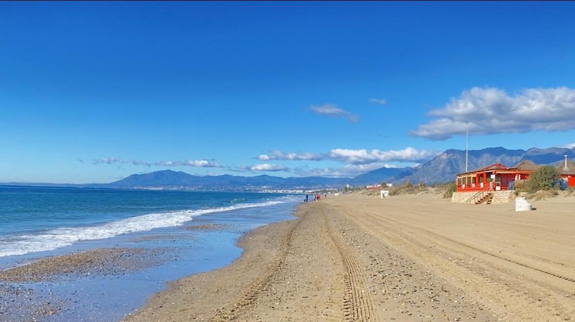 Super2Beachfront Marbella Buitenkant foto